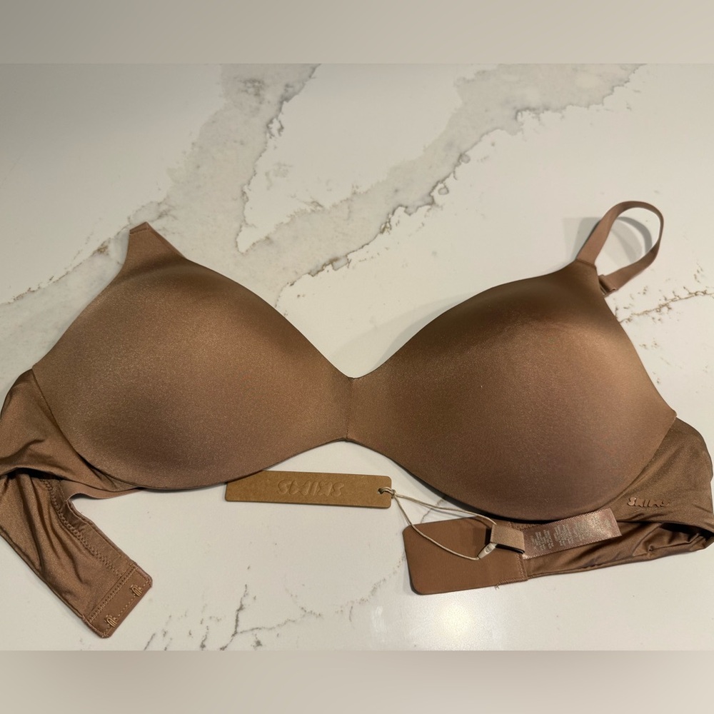 SKIMS Wireless Form Push-Up Plunge Bra; Sienna - 38D NWT